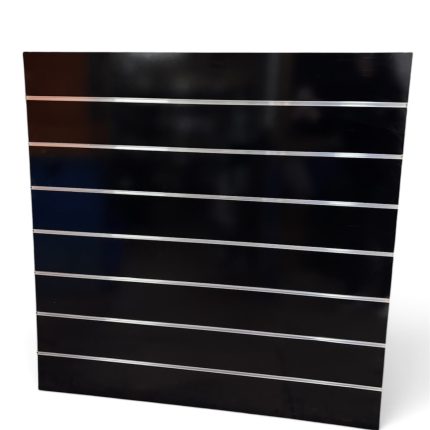 PANEL RANURADO NEGRO CON ALUMINIOS